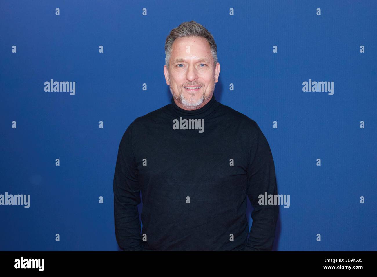 Lars Pape - Eroeffnung der Ausstellung POLAR EXPERIENCE - Die immersive Ausstellung ueber Die Arktis und Antarktis in der Arena Berlin AM 05.12.2025. Eroeffnung Polar Experience *** Lars Pape inaugurazione della mostra POLAR EXPERIENCE la coinvolgente mostra sull'Artico e sull'Antartide nell'Arena di Berlino il 05 12 2025 apertura Polar Experience Foto Stock