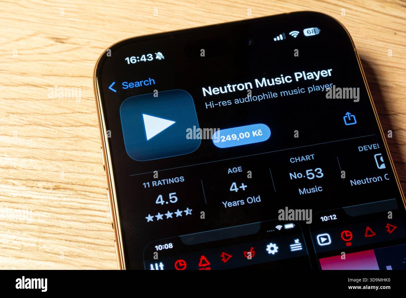 Ostrava, Cechia - 26 febbraio 2025: App store con applicazione mobile Neutron Music Player su smartphone iOS Foto Stock