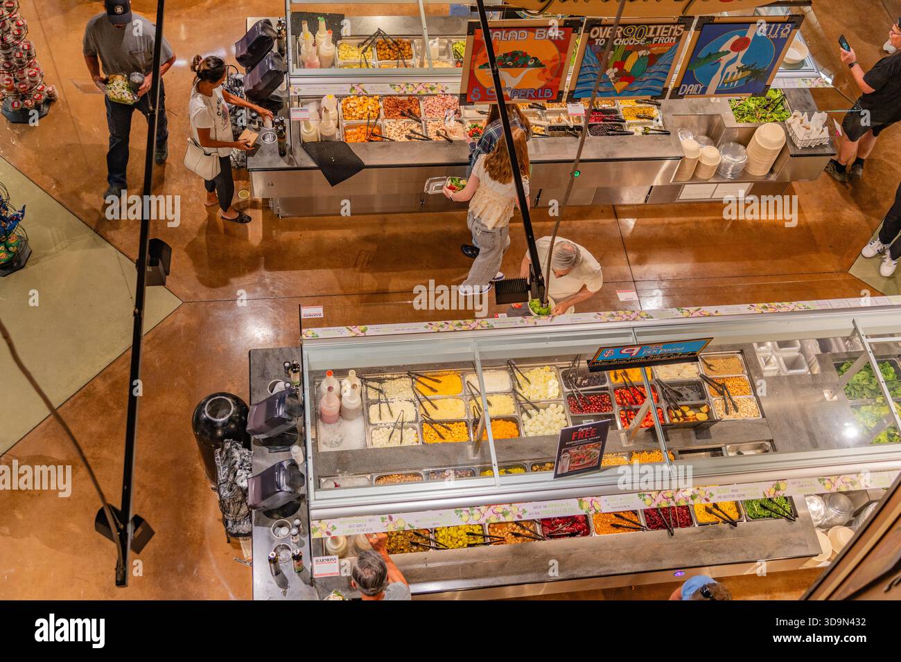 Salt Lake City, Utah, US-6 agosto 2025: Vista dall'alto di un supermercato/negozio di alimentari. Foto Stock