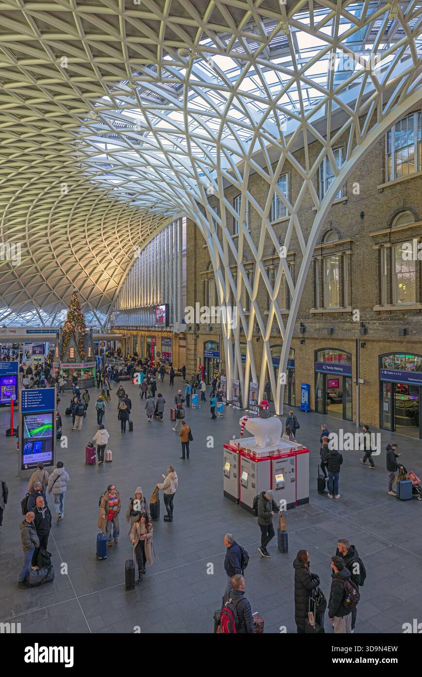 New Kings Cross Stazione ferroviaria western concourse architettura di estensione a Londra, Inghilterra Foto Stock