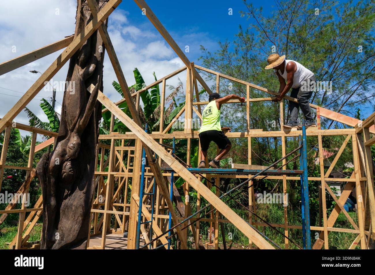 Costruire una casa a Hanga Roa, Isola di Pasqua, Rapa Nui, Cile. Foto Stock