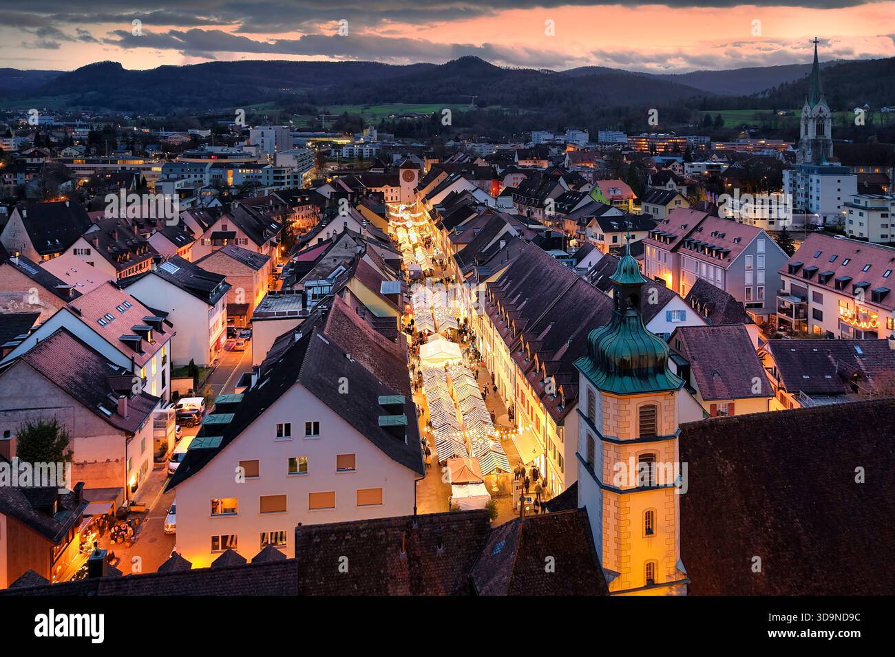 Svizzera, Baselland, Laufental, Laufen, LaufenBL, inverno, Avvento, Natale, luci di Natale, uccelli, distretto di Laufen Foto Stock
