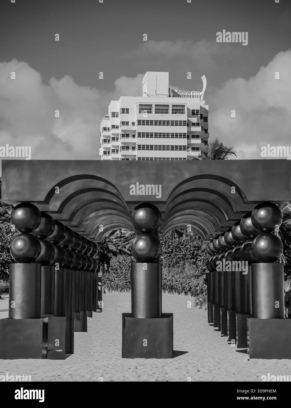 South Beach, Miami, Florida - 6 dicembre 2025: Art Basel a Miami. Installazione Pilar Zeta a South Beach. Foto Stock