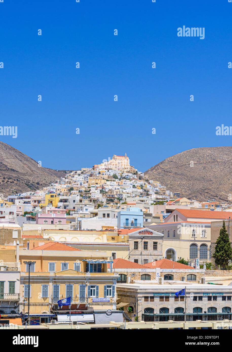 Cattedrale cattolica di San Giorgio in cima ad Ano Syros, isola di Syros, Cicladi, Grecia Foto Stock