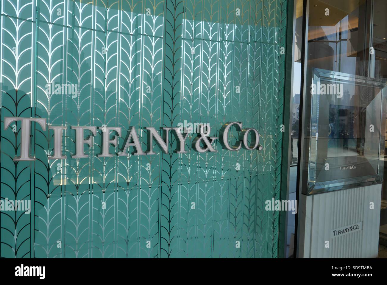 INGRESSO ALLA BOUTIQUE DI MODA TIFFANY & CO Foto Stock