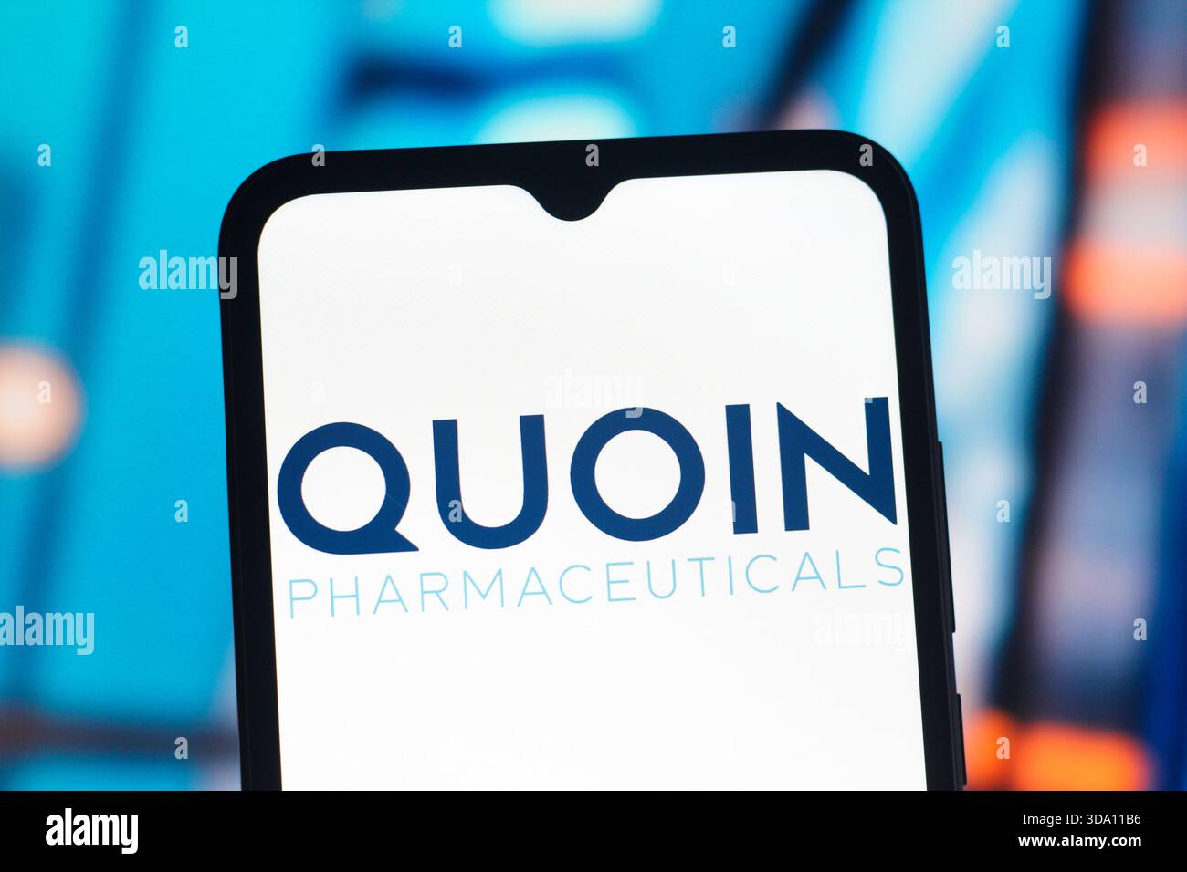 Canada. 7 dicembre 2025. In questa immagine, il logo Quoin Pharmaceuticals viene visualizzato sullo schermo di uno smartphone. (Foto di Thomas Fuller/SOPA Images/Sipa USA) *** esclusivamente per notizie editoriali *** credito: SIPA USA/Alamy Live News Foto Stock