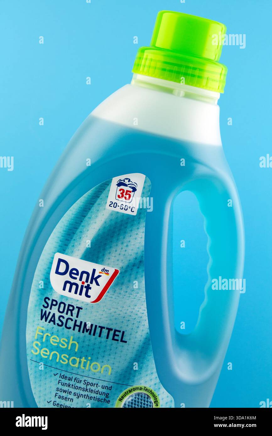 1 fiasche Sport Waschmittel Fresh Sensation von Denk mit Foto Stock