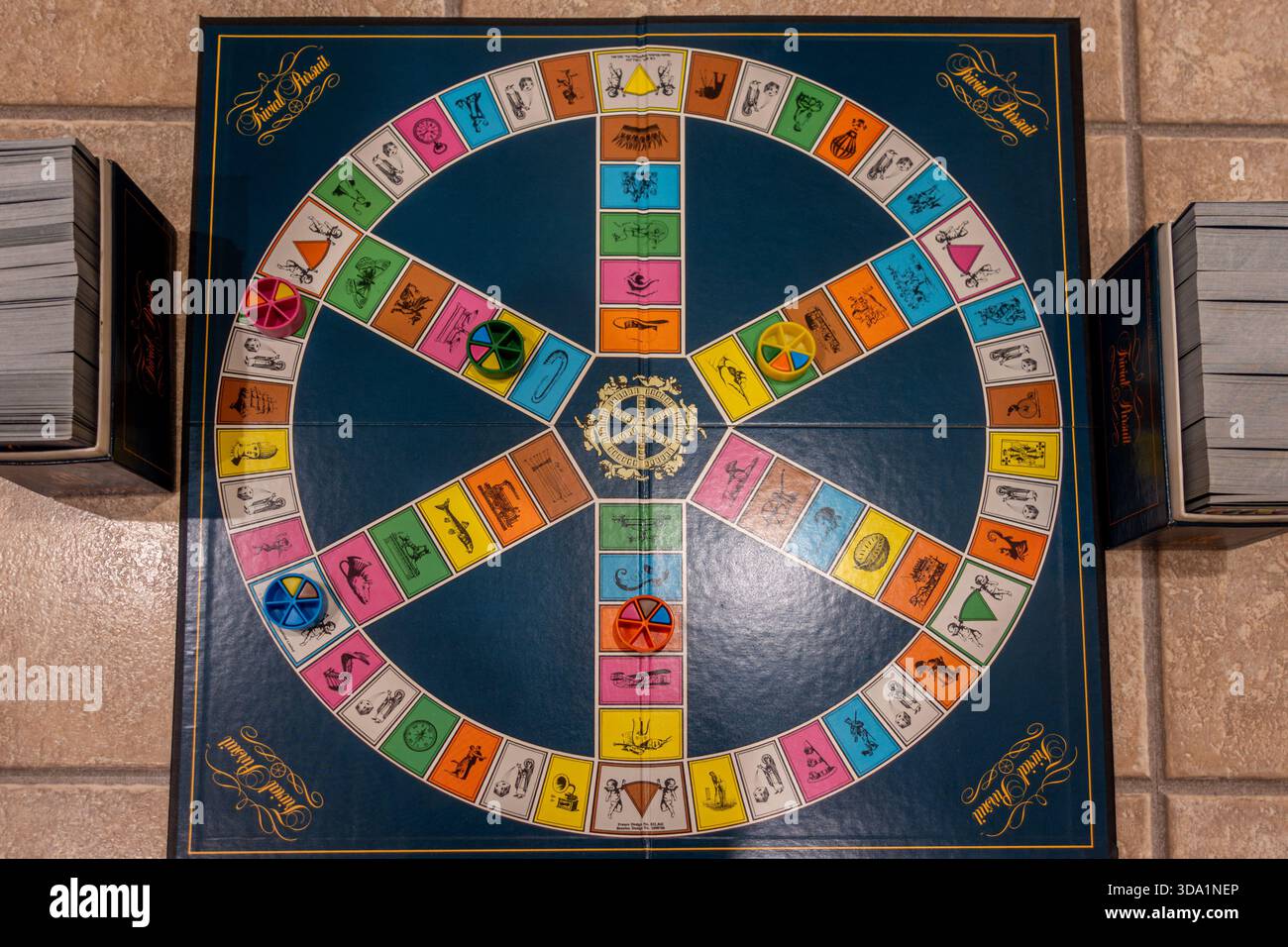 Trivial Pursuit, popolare gioco da tavolo con domande di conoscenza generale Foto Stock