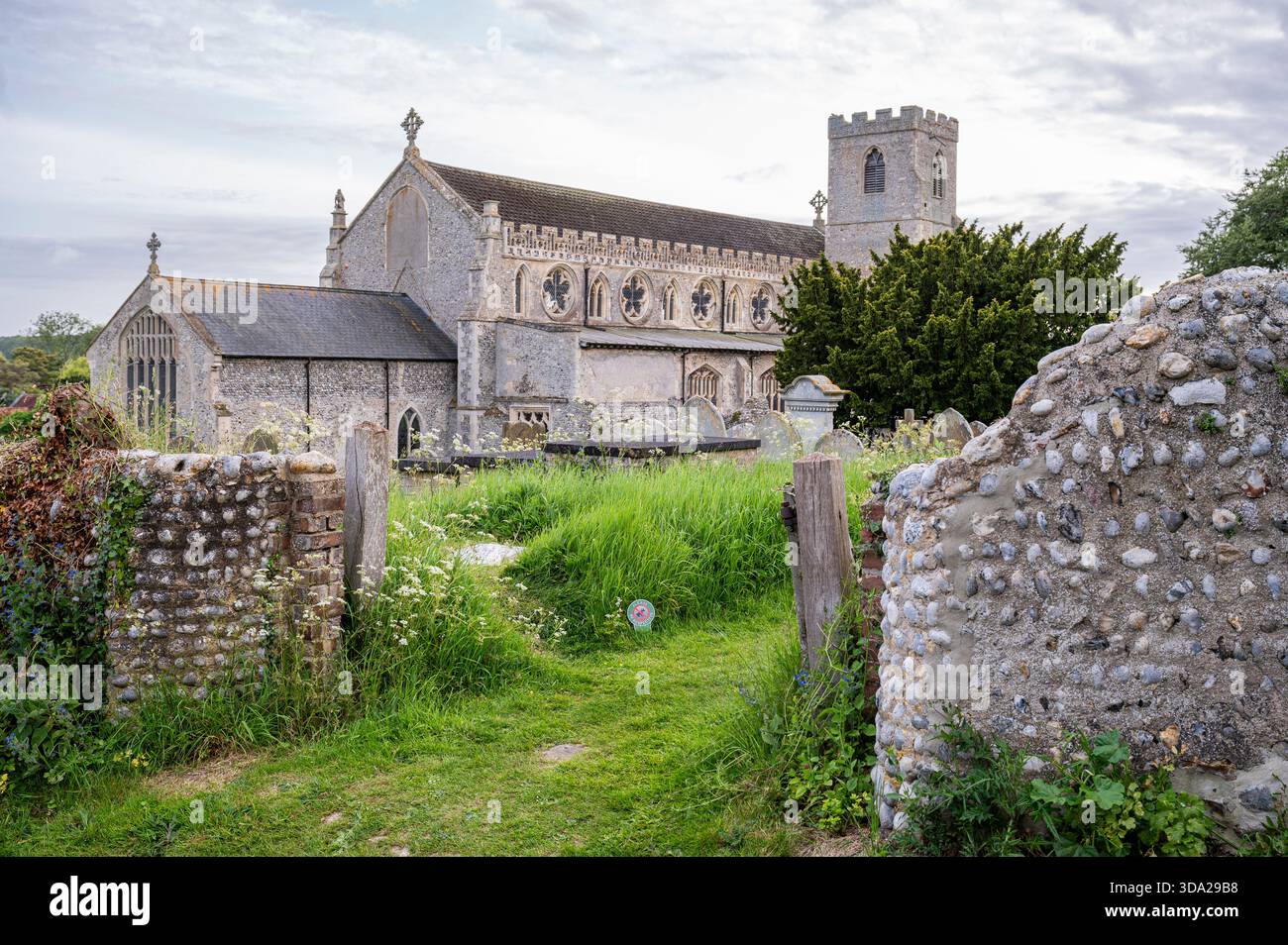 Cley Church, Cley Churchyard, St Margaret's Church, no people, Summer time, Foto Stock