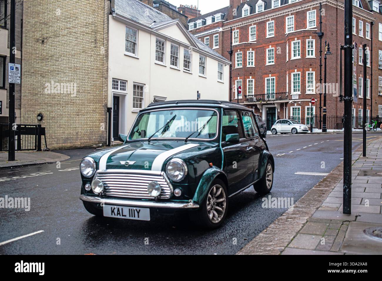 2004 Rover Mini, South Street, Mayfair, Londra, Inghilterra Foto Stock