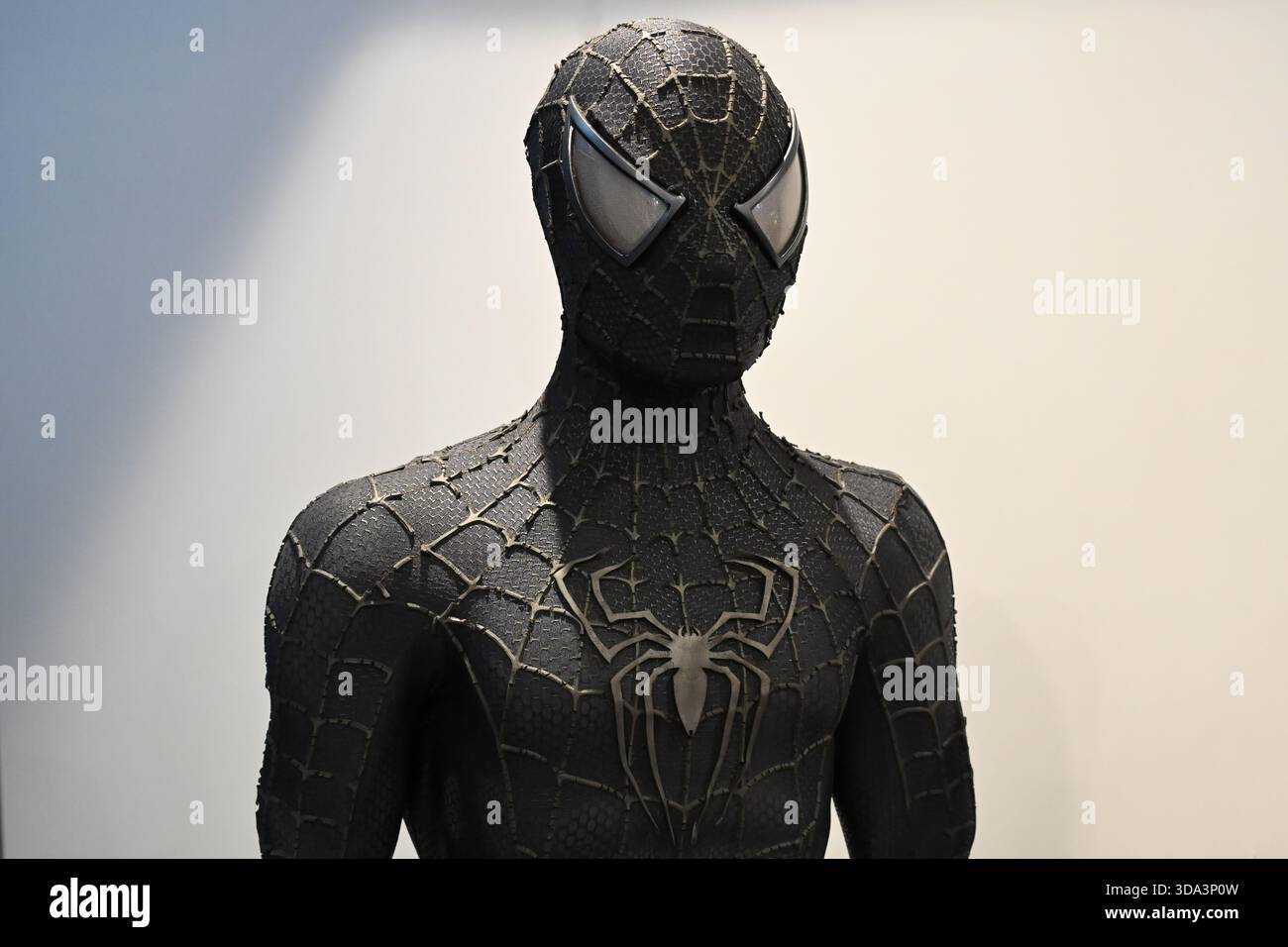 Costume simbiotico di Spider-Man (Tobey Maguire) con lenti Spider-MAN 3 (2007) Foto Stock