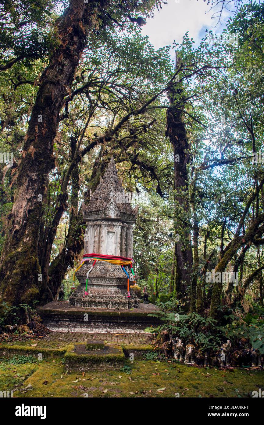 Santuario commemorativo di re Inthanon a Doi Inthanon Foto Stock
