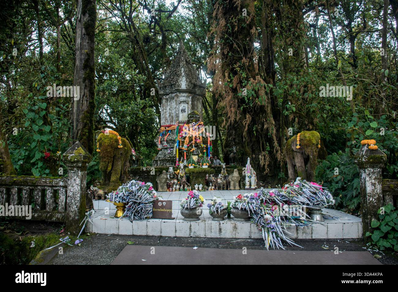 Santuario commemorativo di re Inthanon a Doi Inthanon Foto Stock