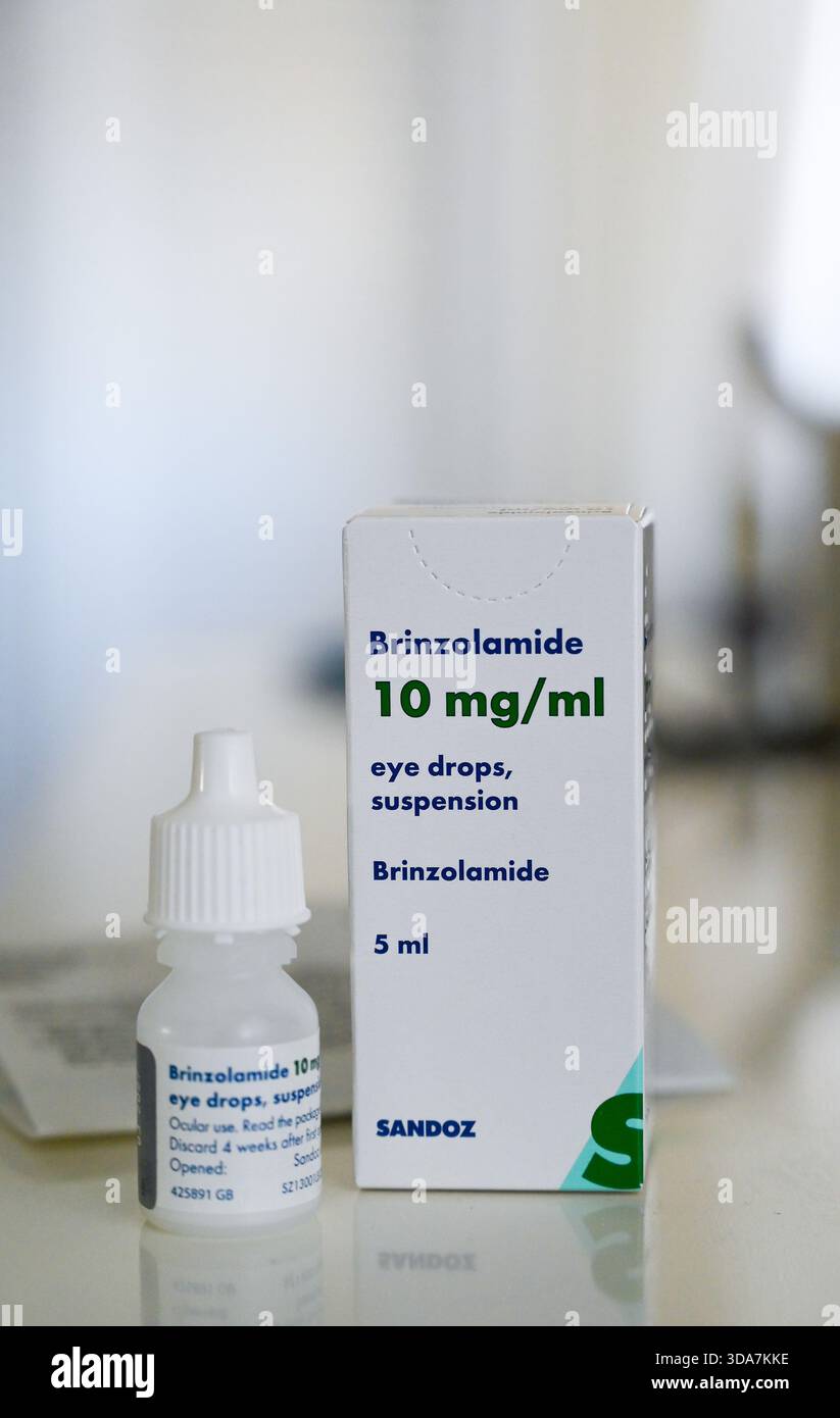 Brinzolamide collirio sospensione utilizzata per abbassare la pressione oculare che può causare glaucoma UK 2025 Foto Stock