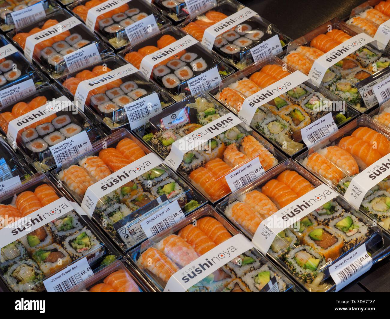Sushi confezionato al Sushinoya Takeaway, Londra, Regno Unito Foto Stock