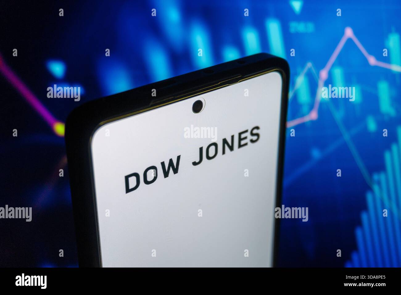 Dow Jones. Concetto di mercato azionario e investimento. È stata scattata una foto editoriale: Baku, Azerbaigian. 09.12.2025. Foto Stock