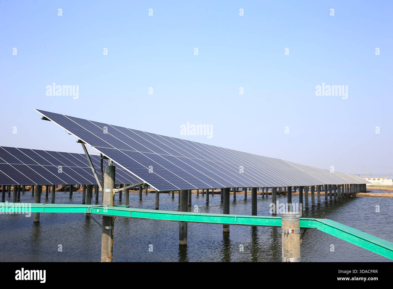 Pannelli fotovoltaici solari e sistemi di generazione di energia fotovoltaica，Energy Concept Foto Stock