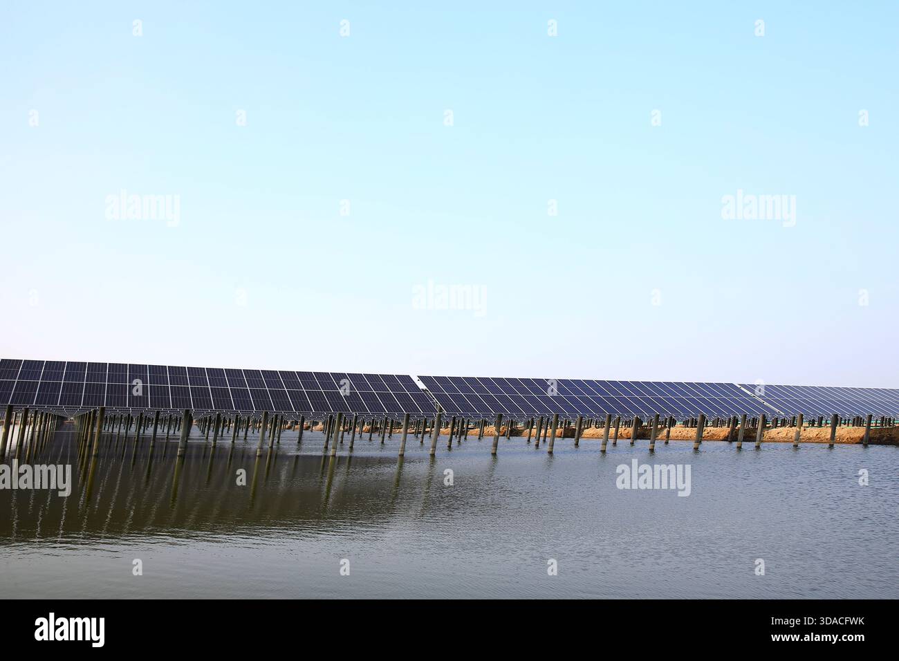 Pannelli fotovoltaici solari e sistemi di generazione di energia fotovoltaica，Energy Concept Foto Stock