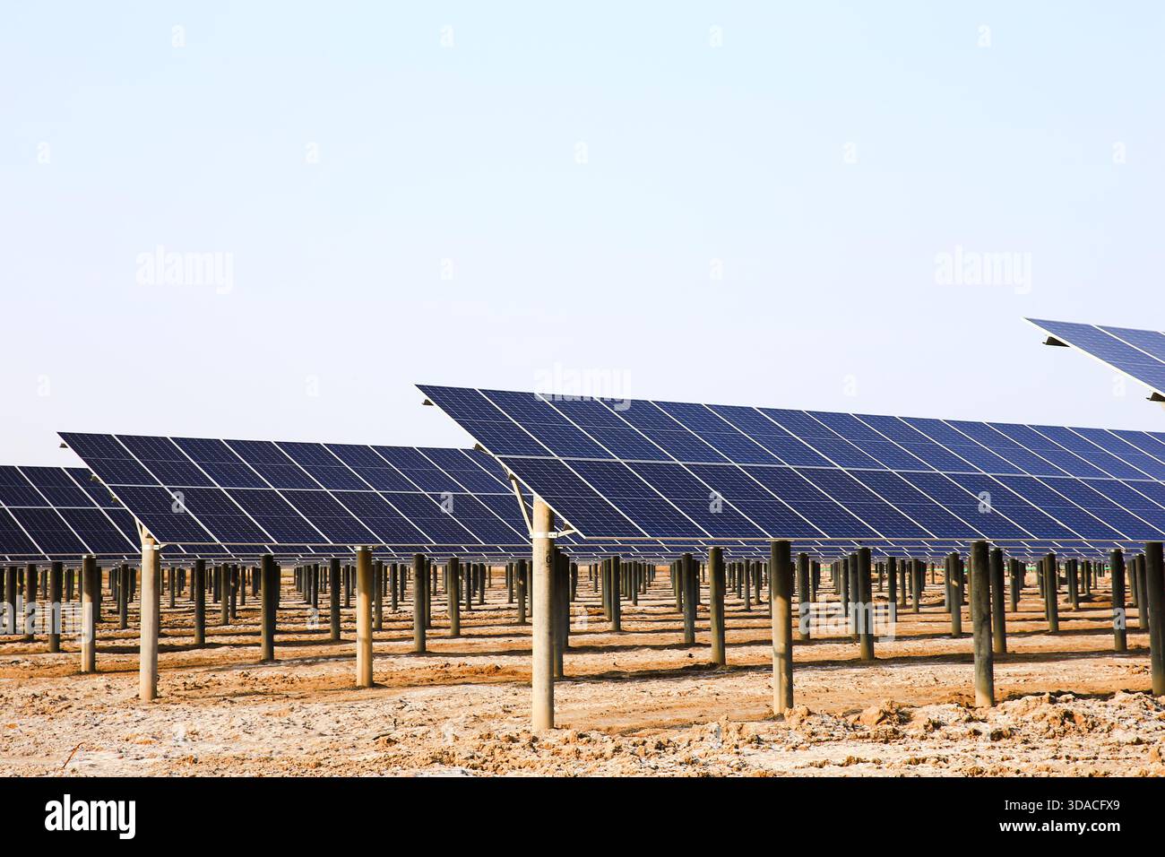 Pannelli fotovoltaici solari e sistemi di generazione di energia fotovoltaica，Energy Concept Foto Stock