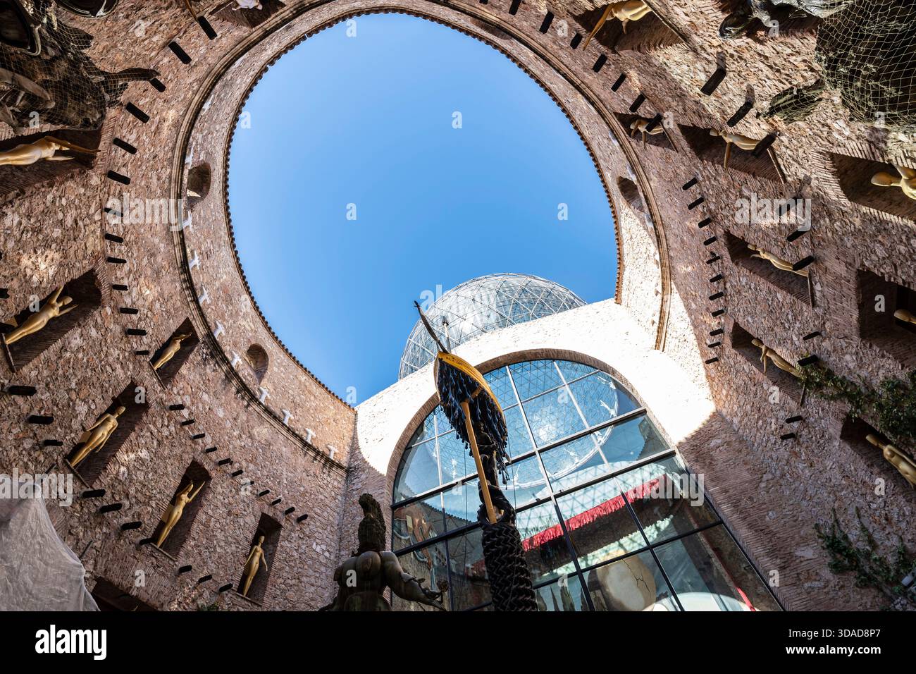 Cortile centrale, Teatro-Museo Dalí, Figueres, Provincia di Girona, Catalogna, Spagna Foto Stock