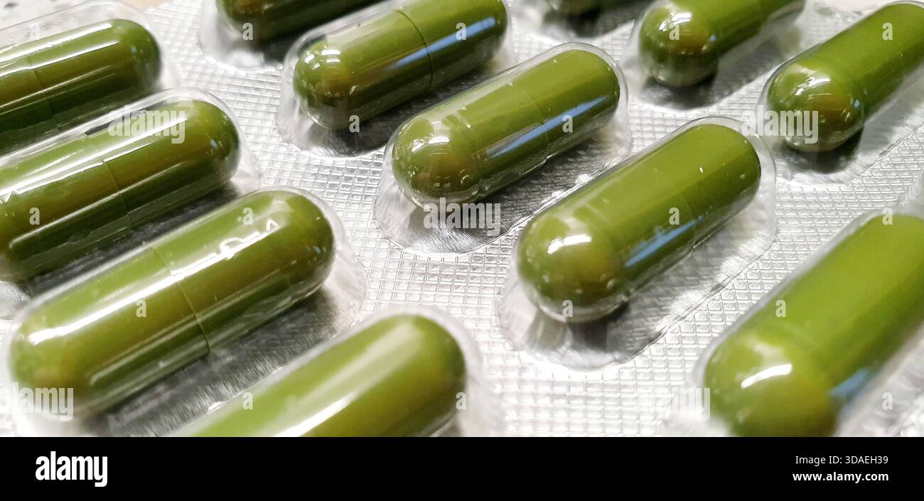 Imballaggio farmaceutico, capsule pillole in blister pack, industria farmaceutica, farmaci dell'industria sanitaria. Foto Stock