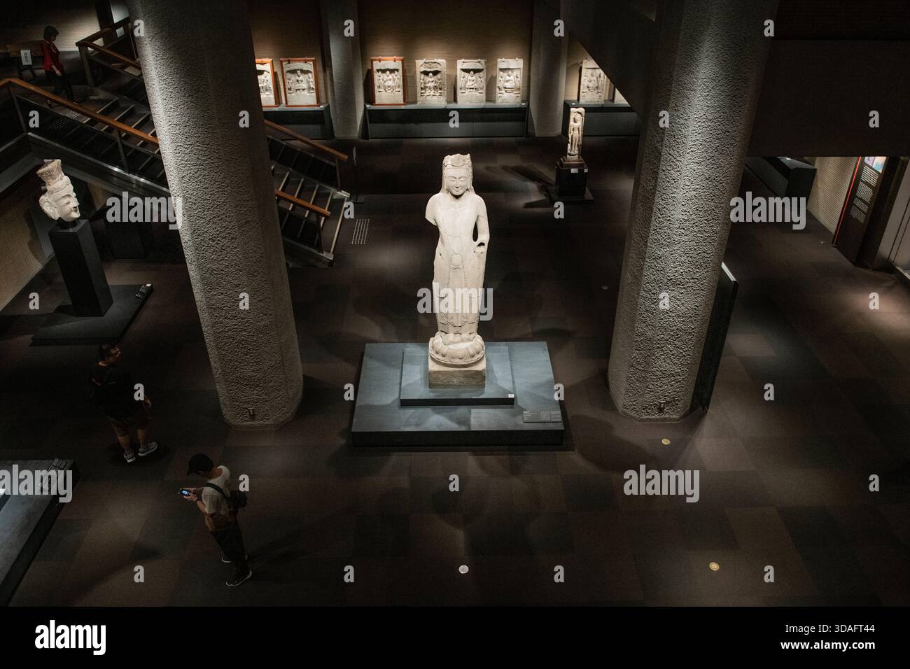Scultura cinese: Il Bodhisattva Avalokiteshvara. Museo nazionale di Tokyo. Giappone Foto Stock