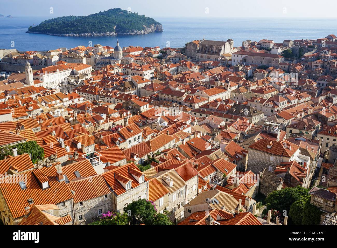 Vista dalle mura della città di Dubrovnik, Croazia Foto Stock