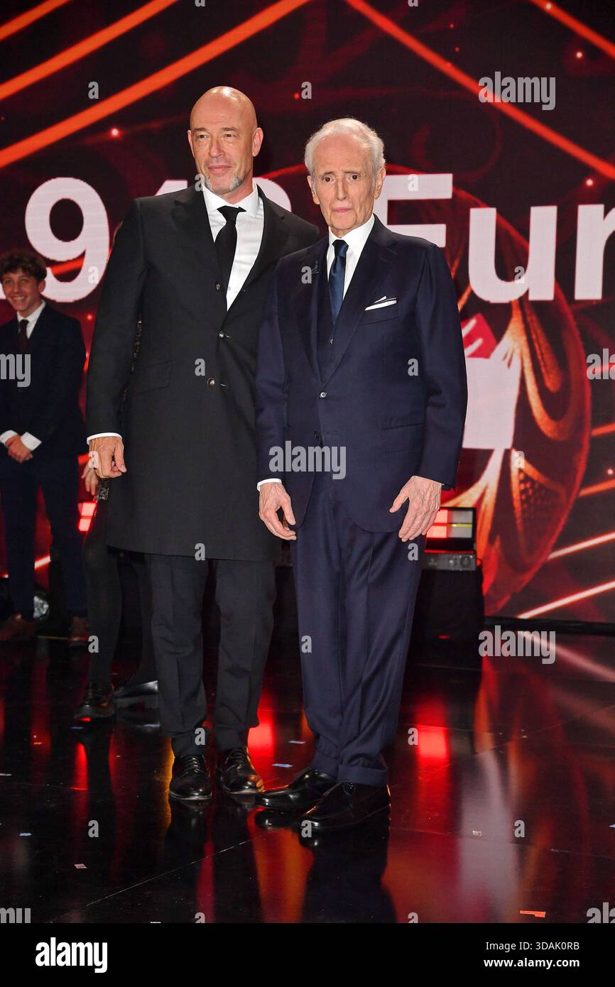 Der Graf von Unheilig und Josà Carreras bei der Josà Carreras Gala in der Media City Leipzig 10.12.2025 *** il Conte di Unheilig e José Carreras al José Carreras Gala nella Media City Leipzig 10 12 2025 Foto Stock