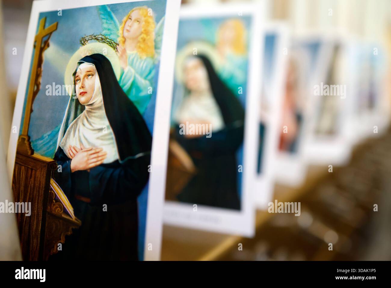 Santa Rita da Cascia è patrona delle vittime di abusi, delle coppie e delle difficoltà matrimoniali, delle vedove e dei malati. Foto Stock