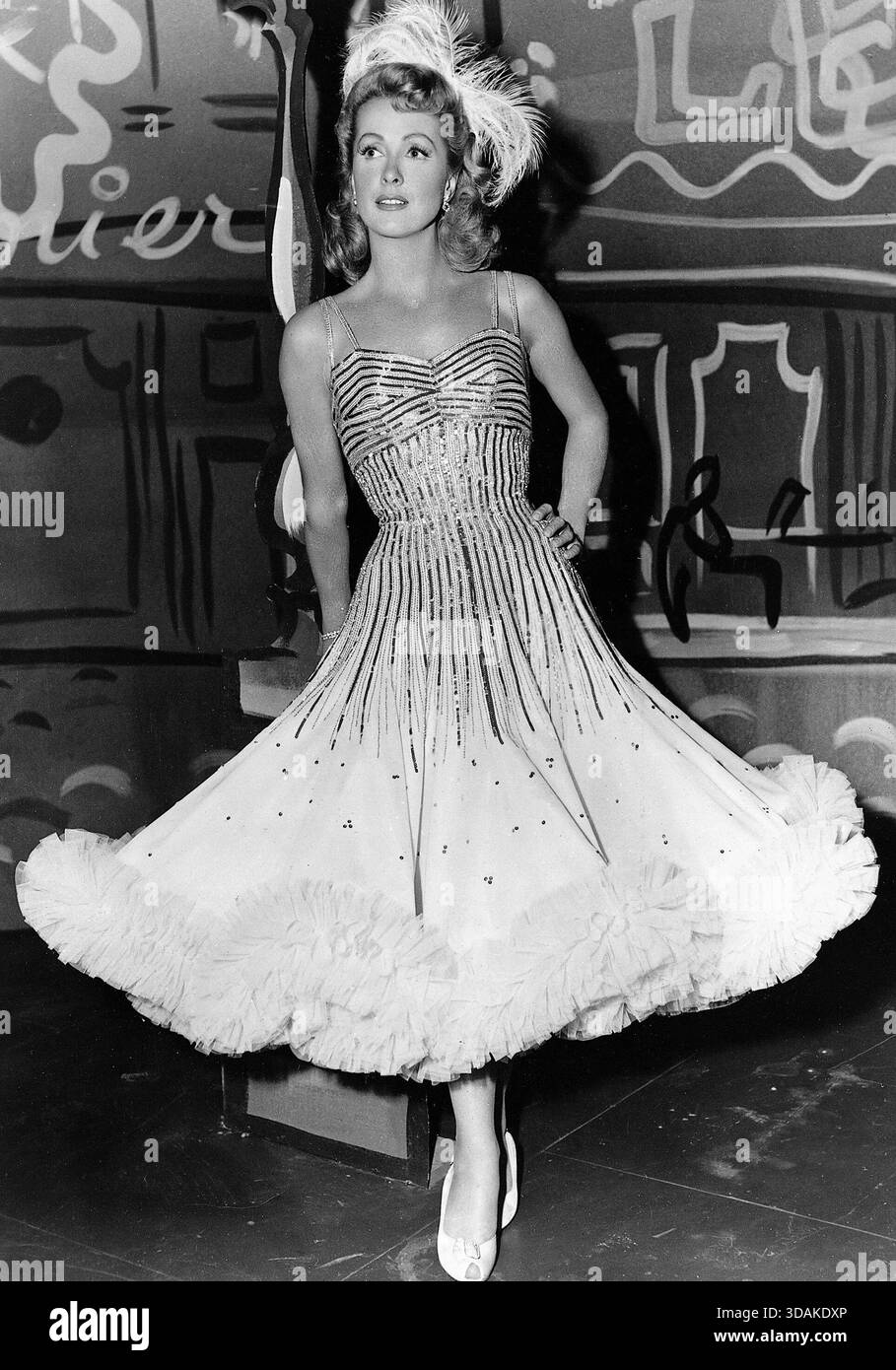 Danielle Darrieux in "Pretty, Young and in Love", titolo originale: "Rich, Young and Pretty", diretto da Norman Taurog, USA 1951. [traduzione automatizzata] Foto Stock