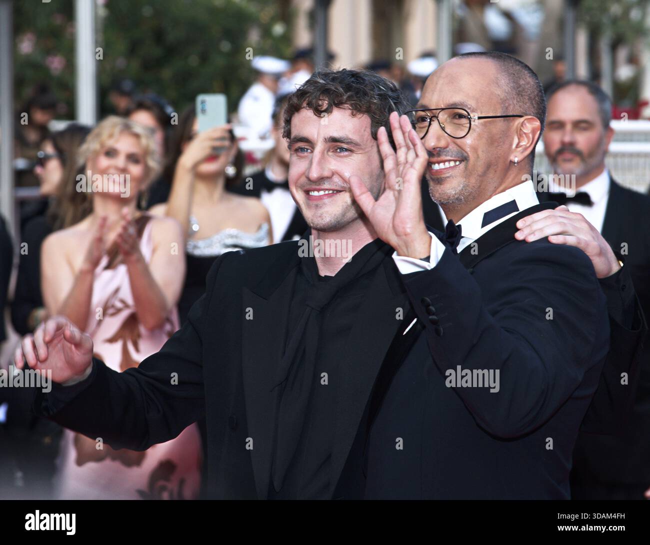 Paul Mescal con il regista Oliver Hermanus alla prima di "The History of Sound" durante il Festival di Cannes 2025. Foto Stock