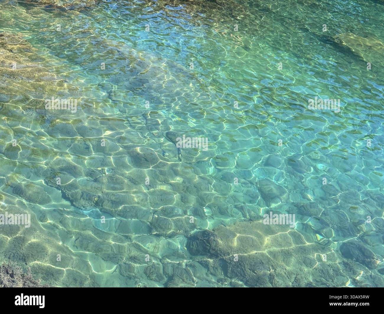 Acquerello di giada color smeraldo dalle acque cristalline Foto Stock