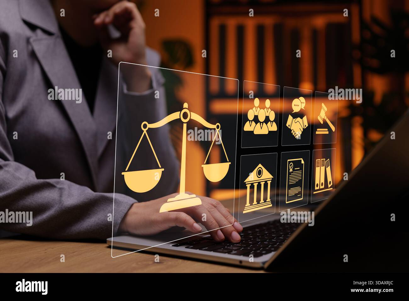 Concetto di legge e giustizia. Icone digitali di bilancia giuridica, tribunale, contratto e martelletto, che rappresentano servizi legali, consultazione online, Foto Stock