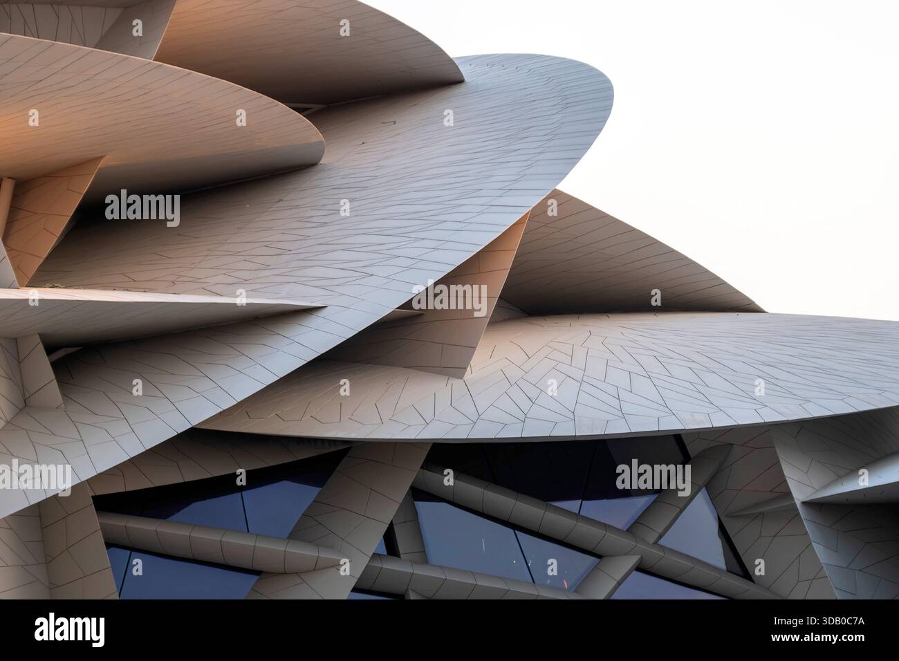 Doha, Qatar - 10 dicembre 2025: Il Museo Nazionale del Qatar Foto Stock