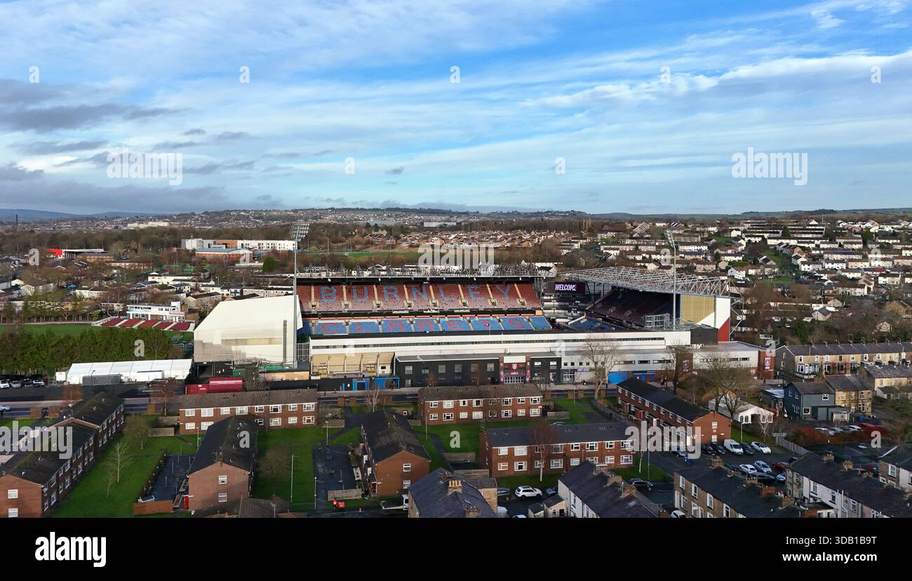 Vista aerea di Turf Moor, casa di Burnley. Data foto: Sabato 13 dicembre 2025. Foto Stock