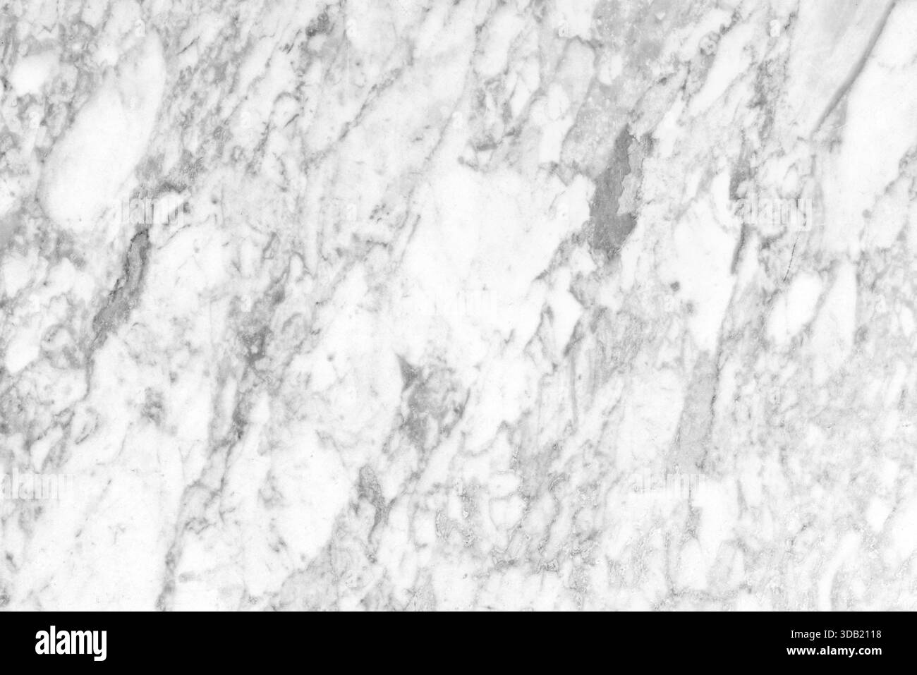 Trama di sfondo senza cuciture ad alta risoluzione in marmo bianco di Carrara autentico. La pietra mostra un elegante motivo di grosse e caotiche vene grigie Foto Stock