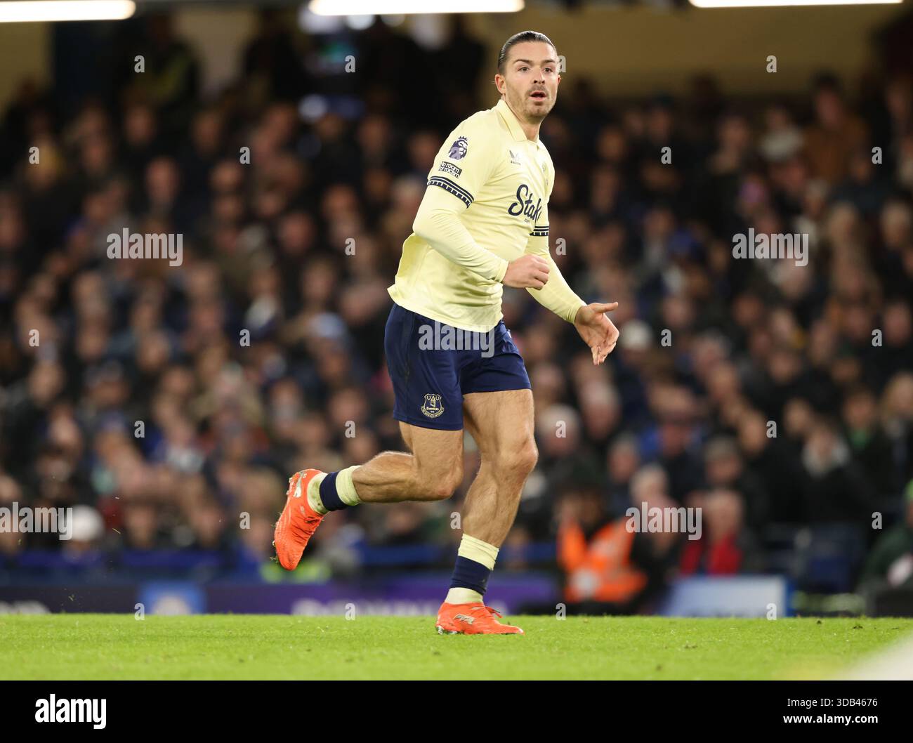 Londra, Regno Unito. 13 dicembre 2025. Jack Grealish (e) al Chelsea vs Everton EPL match, a Stamford Bridge, Londra, Regno Unito, il 13 dicembre 2025. Crediti: Paul Marriott/Alamy Live News Foto Stock