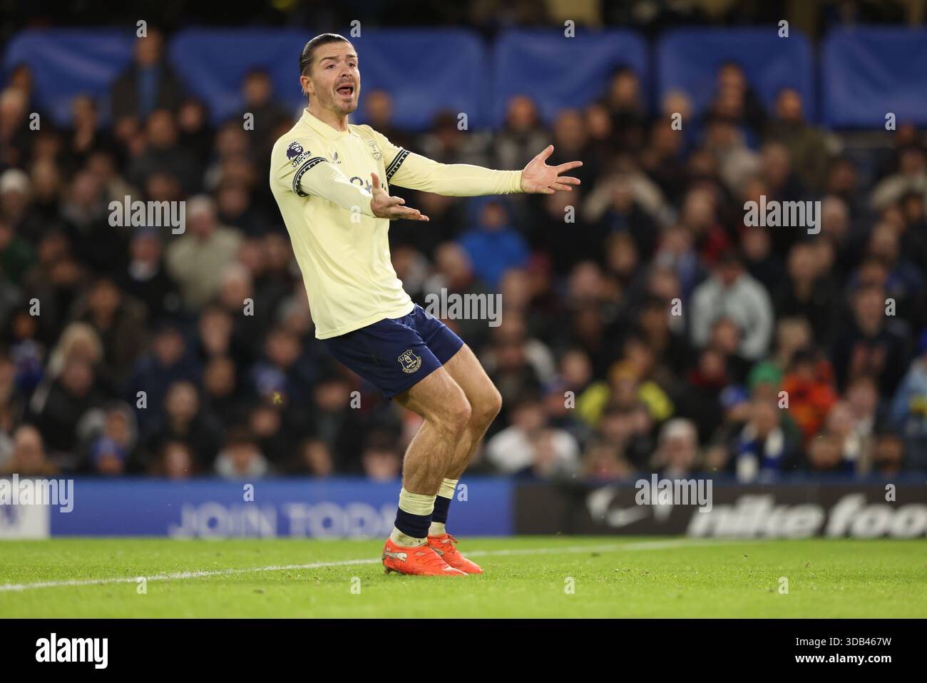 Londra, Regno Unito. 13 dicembre 2025. Jack Grealish (e) al Chelsea vs Everton EPL match, a Stamford Bridge, Londra, Regno Unito, il 13 dicembre 2025. Crediti: Paul Marriott/Alamy Live News Foto Stock