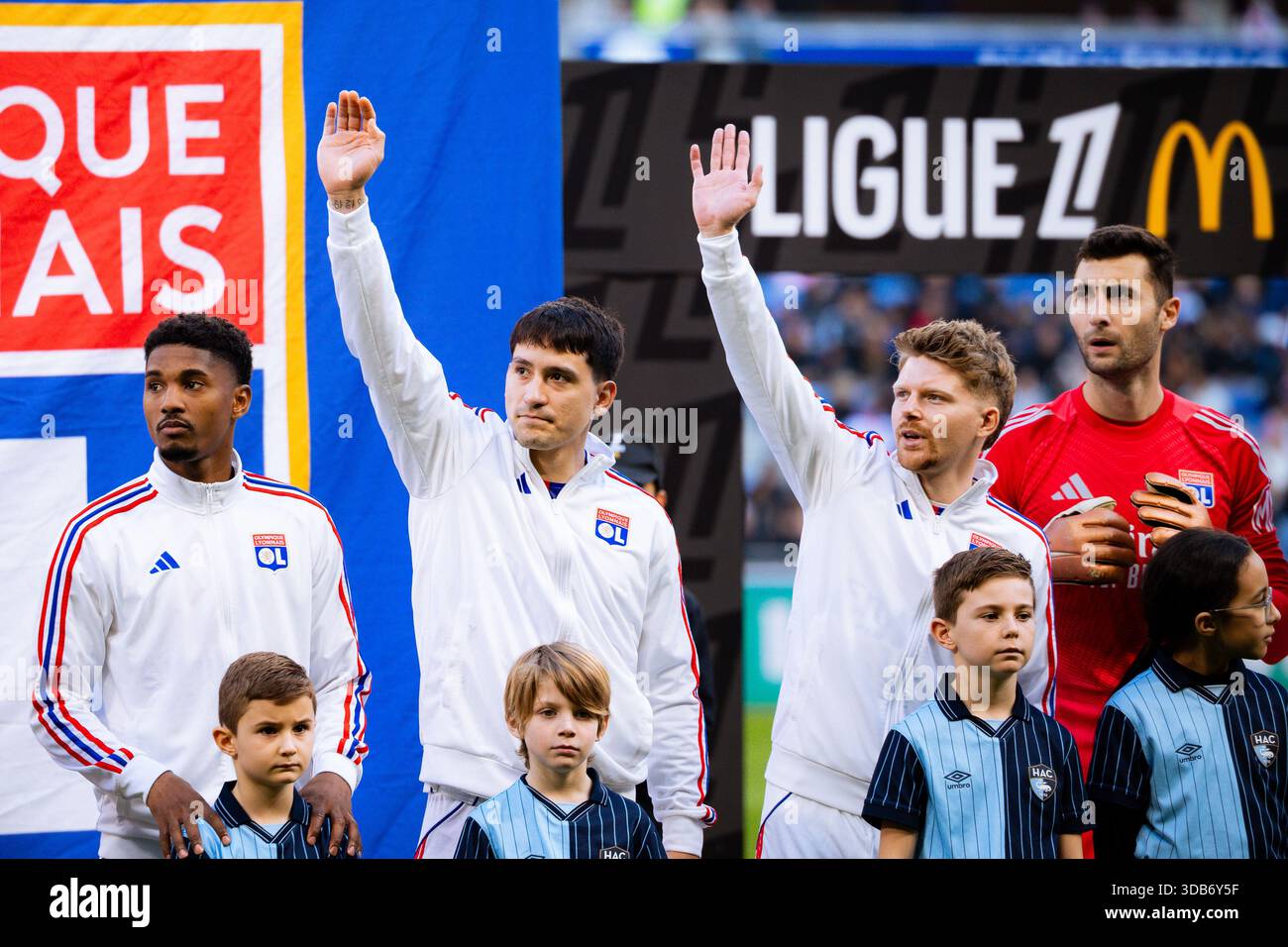 Lione, Francia. 14 dicembre 2025. Abner dell'Olympique Lyonnais Martin Satriano dell'Olympique Lyonnais Pavel Sulc dell'Olympique Lyonnais durante la partita di Ligue 1 McDonald's tra Lione e le Havre al Groupama Stadium di Lione, Francia. Credito: SPP Sport Press Photo. /Alamy Live News Foto Stock