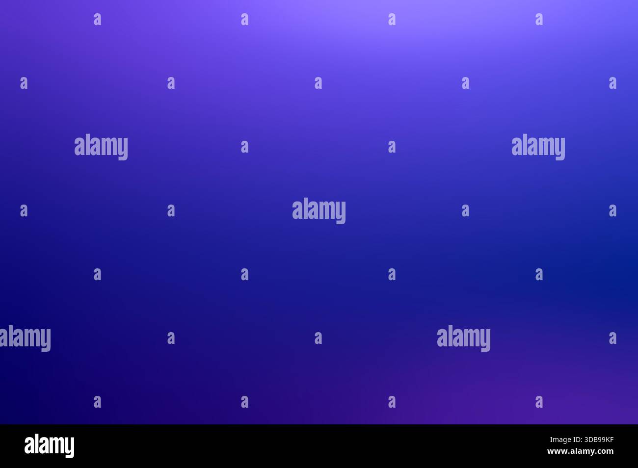 Sfondo blu con movimento sfocato viola elegante sfumatura viola-blu con sottile movimento diagonale Foto Stock