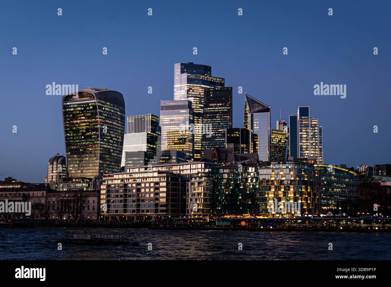 Skyline di Londra al tramonto, Londra, Regno Unito Foto Stock