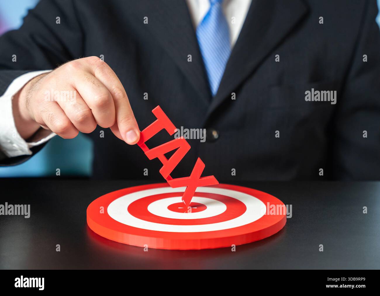 Tassazione mirata. Politiche fiscali selettive e strumenti fiscali. I governi influenzano settori e comportamenti specifici attraverso imposte differenziate r Foto Stock