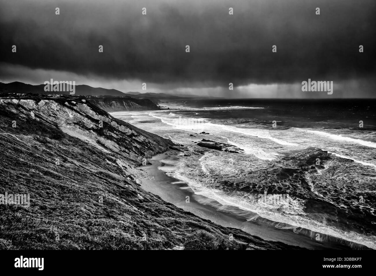 Vista del Mar Cantabrico da Capo Vidio, Cudillero, Asturie, Spagna. Febbraio 2024 Foto Stock