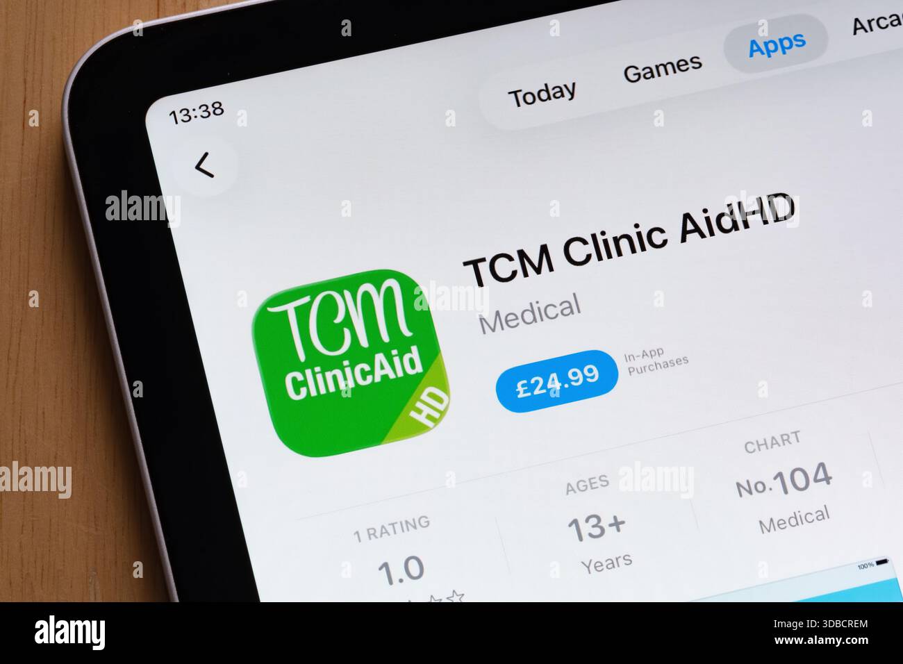 TCM Clinic Aid HD applicazione medica mobile presentata sull'interfaccia App Store. Stafford, Regno Unito, 15 dicembre 2025 Foto Stock