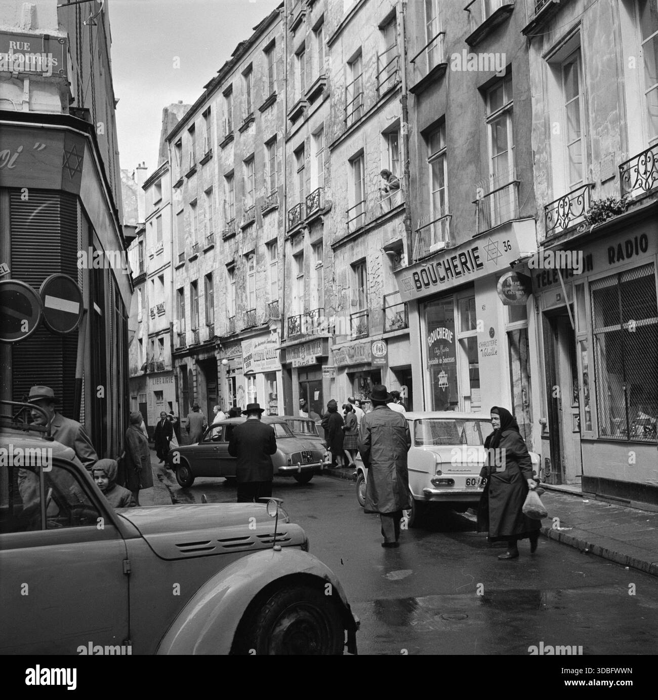 Rue des Rosiers nel cuore del quartiere ebraico, le Marais, Parigi, 1965. Foto Stock