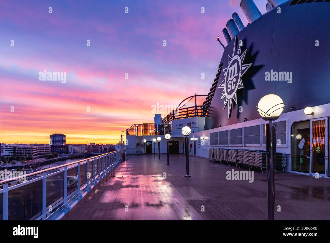 Alba al centro crociere HafenCity, a bordo della nave da crociera MSC poesia, Amburgo, Germania. Foto Stock