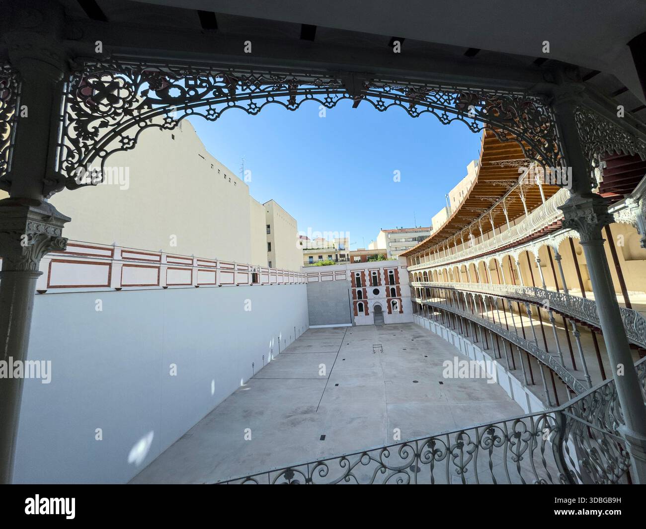 Storica Frontón Beti Jai, ex corte basca di pelota a Chamberí , Madrid, Spagna - Immagine stock catturata con smartphone