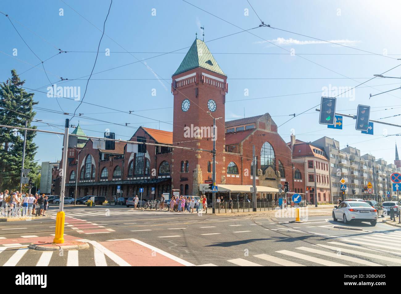 Wroclaw, Polonia - 21 settembre 2025: Mercato di Wroclaw (Hala Targowa We Wroclawiu). Foto Stock