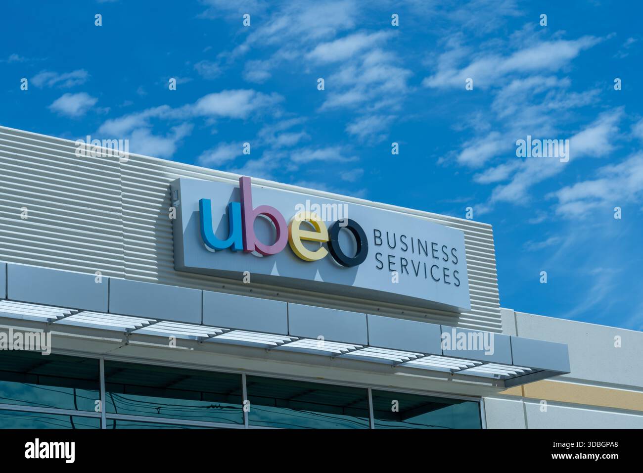 Il logo UBEO Business Services è apposto sull'edificio di Houston, Texas, USA. Foto Stock