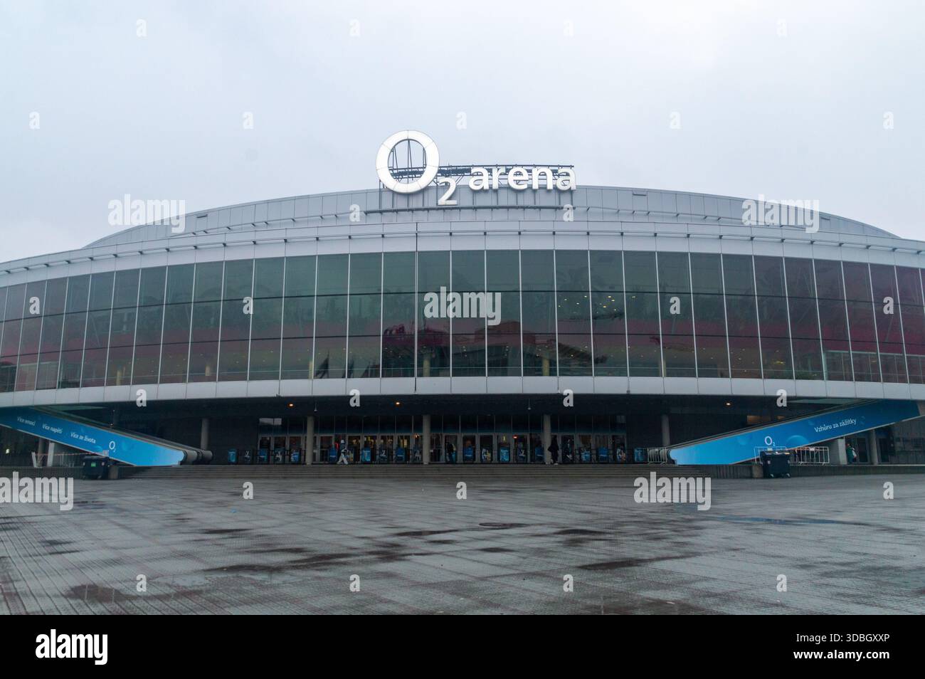Praga, Cechia - 9 novembre 2025: O2 Arena, arena polivalente. Foto Stock
